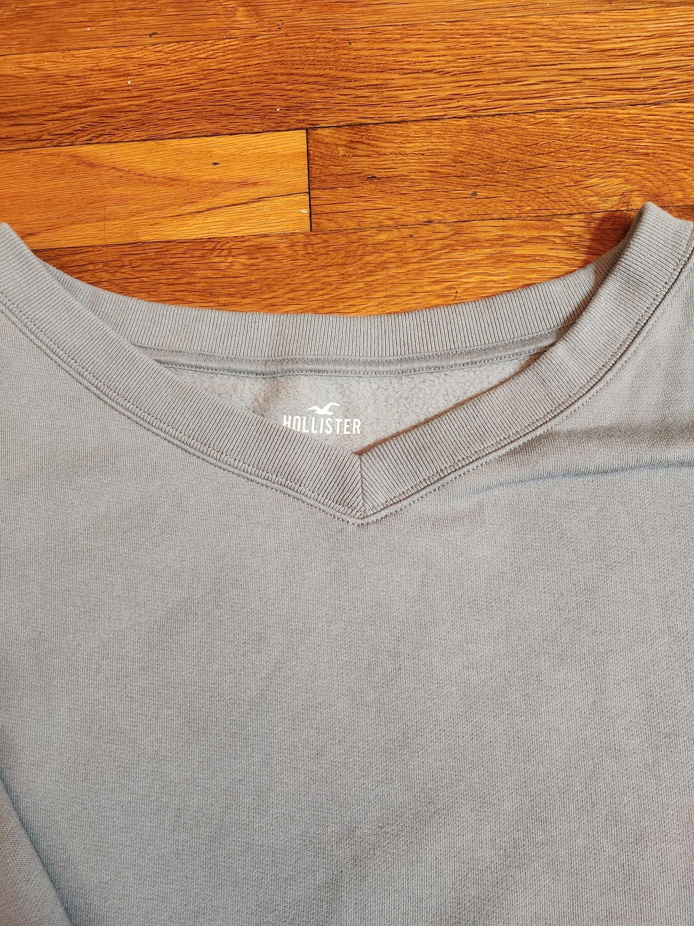 Hollister V-Neck Pullover Sweatshirt - Light Blue / Gray - Size Small - Picture 8 of 14